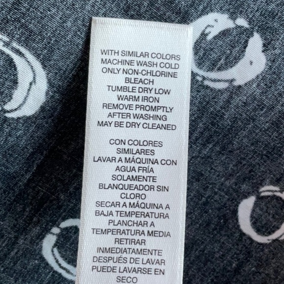 Chico's Black and White Circular Print Blouse. 100% Cotton. - Picture 8 of 8